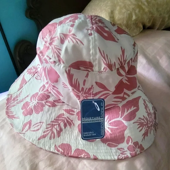 NWT Pink And White Floral Bucket Hat - Picture 2 of 9